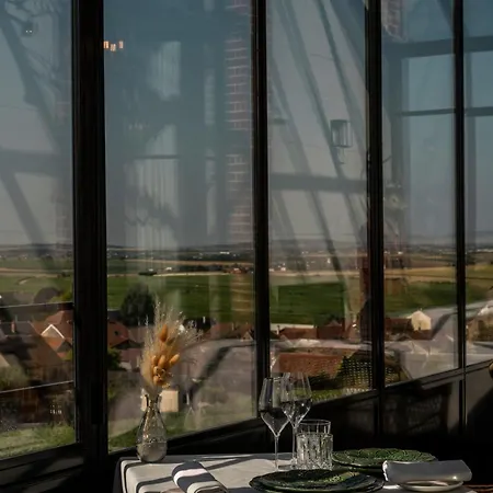 فندق Chateau De 5*