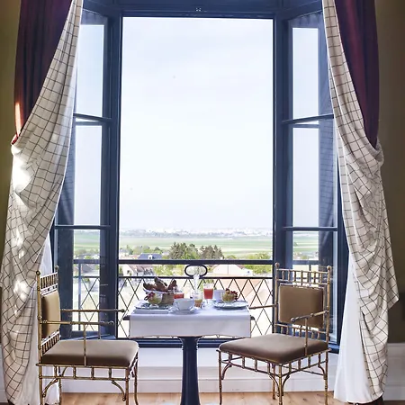 Otel Chateau De Sacy