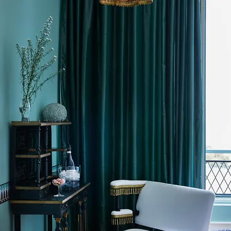 Chateau De فندق 5*