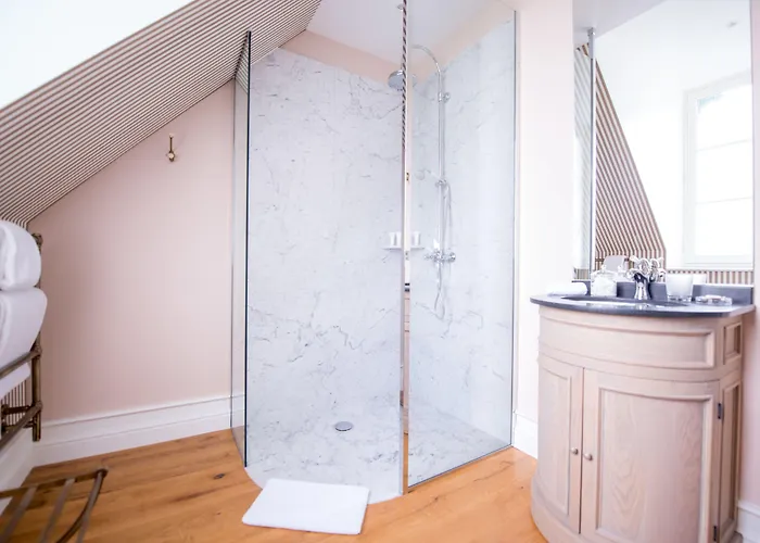 호텔 Chateau De 5*